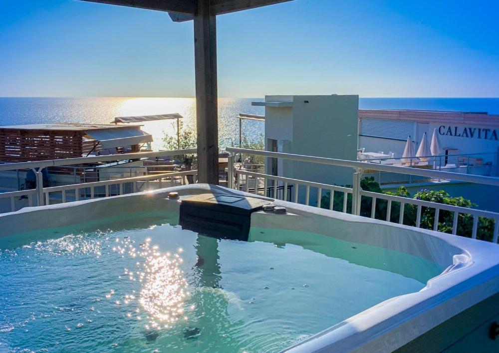 Hotel Calavita Rooftop & Spa San-Martino-di-Lota Ngoại thất bức ảnh