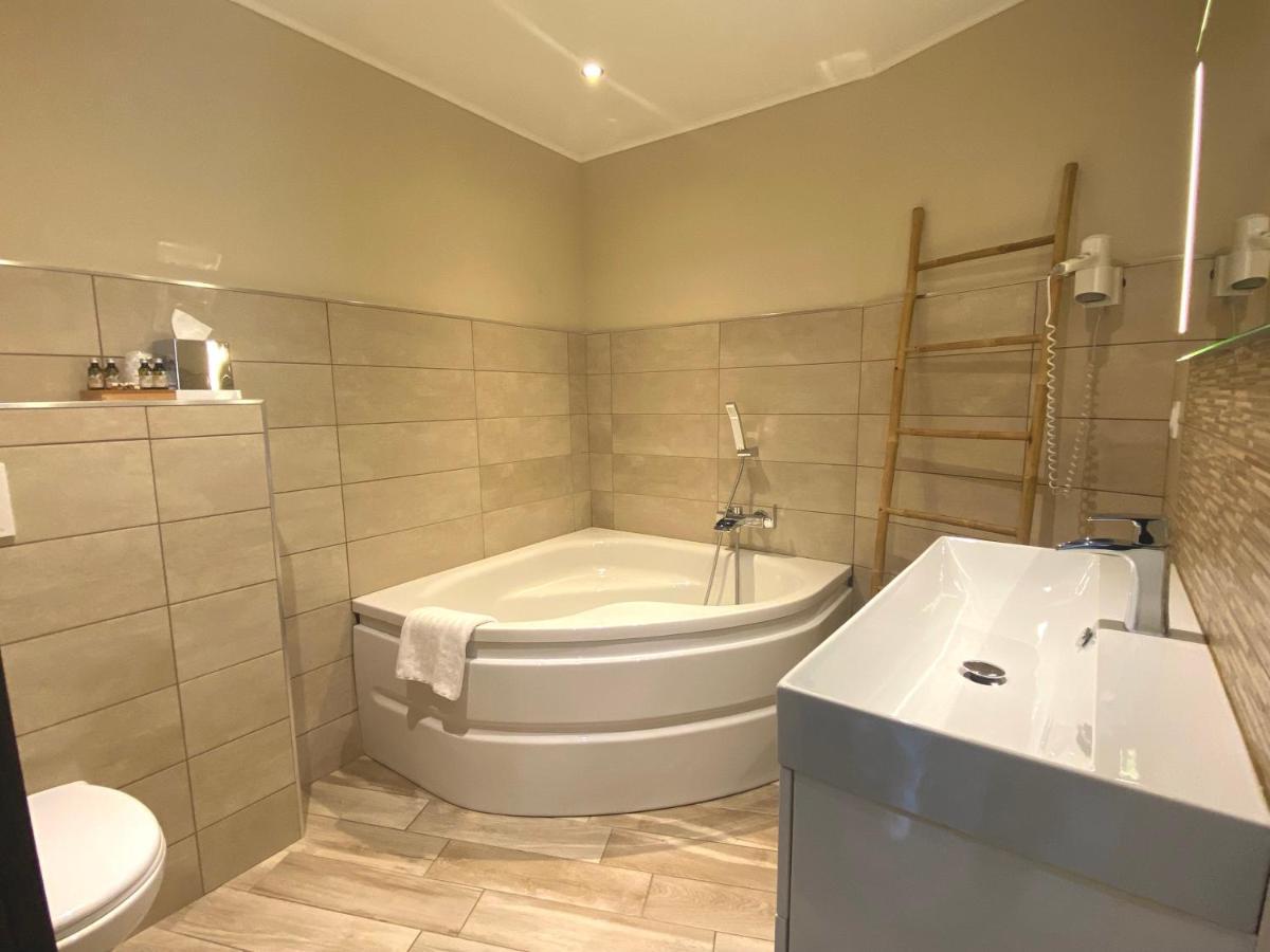 Hotel Calavita Rooftop & Spa San-Martino-di-Lota Ngoại thất bức ảnh