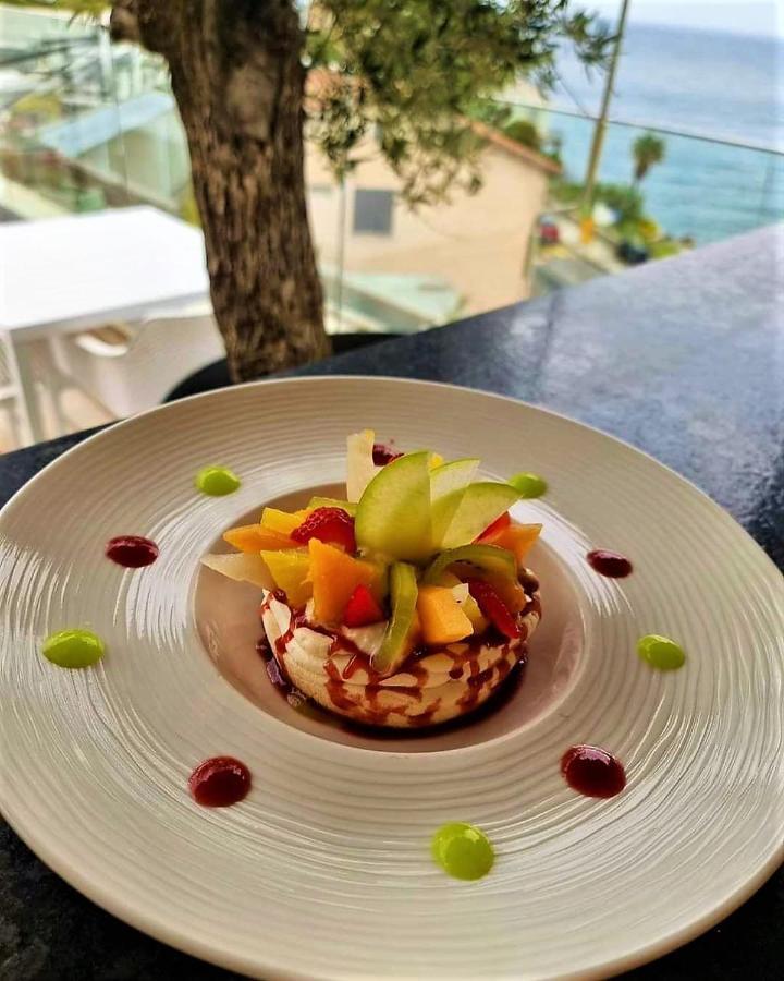 Hotel Calavita Rooftop & Spa San-Martino-di-Lota Ngoại thất bức ảnh